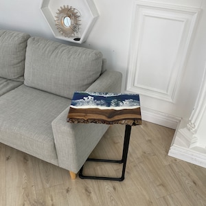 Ocean Epoxy C-Shaped Side Table, Live Edge Wood Sofa Table, Blue Resin Couch Table, Small End Coffee Table, Modern Bedside Accent S-Shaped