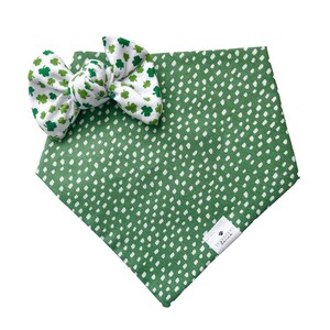 THE LEPRECHAUN, snap on bandana - Dog Bandana - Cotton Dog Bandana - Spring Dog Bandana - Personalized Bandana - Green Dog Bandana