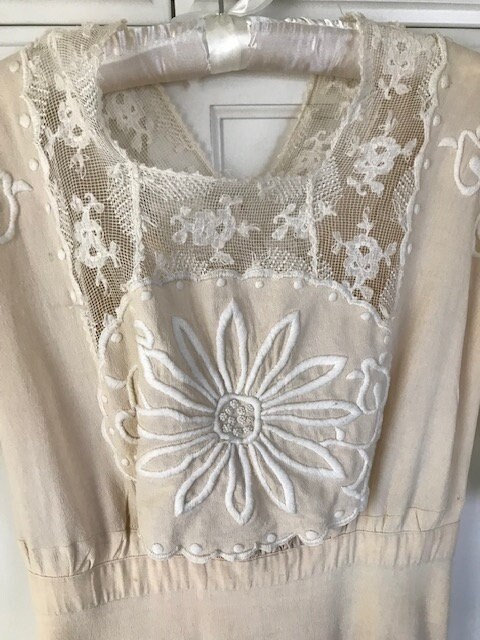 Heir Dress (Antique Beige)