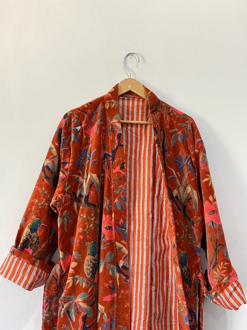 Kimono indien en velours fait à la main pour peignoir d'hiver, vêtements pour femmes, veste imprimée, couleur orange, veste longue réversible image 8