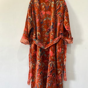 Kimono indien en velours fait à la main pour peignoir d'hiver, vêtements pour femmes, veste imprimée, couleur orange, veste longue réversible image 9