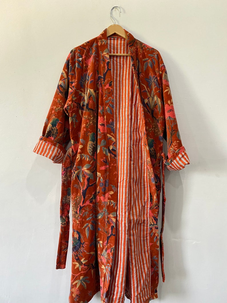 Kimono indien en velours fait à la main pour peignoir d'hiver, vêtements pour femmes, veste imprimée, couleur orange, veste longue réversible image 3