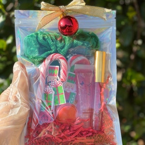Christmas Lip Gloss Gift Set: Scrub, Shimmer, Scrunchie & Ornament