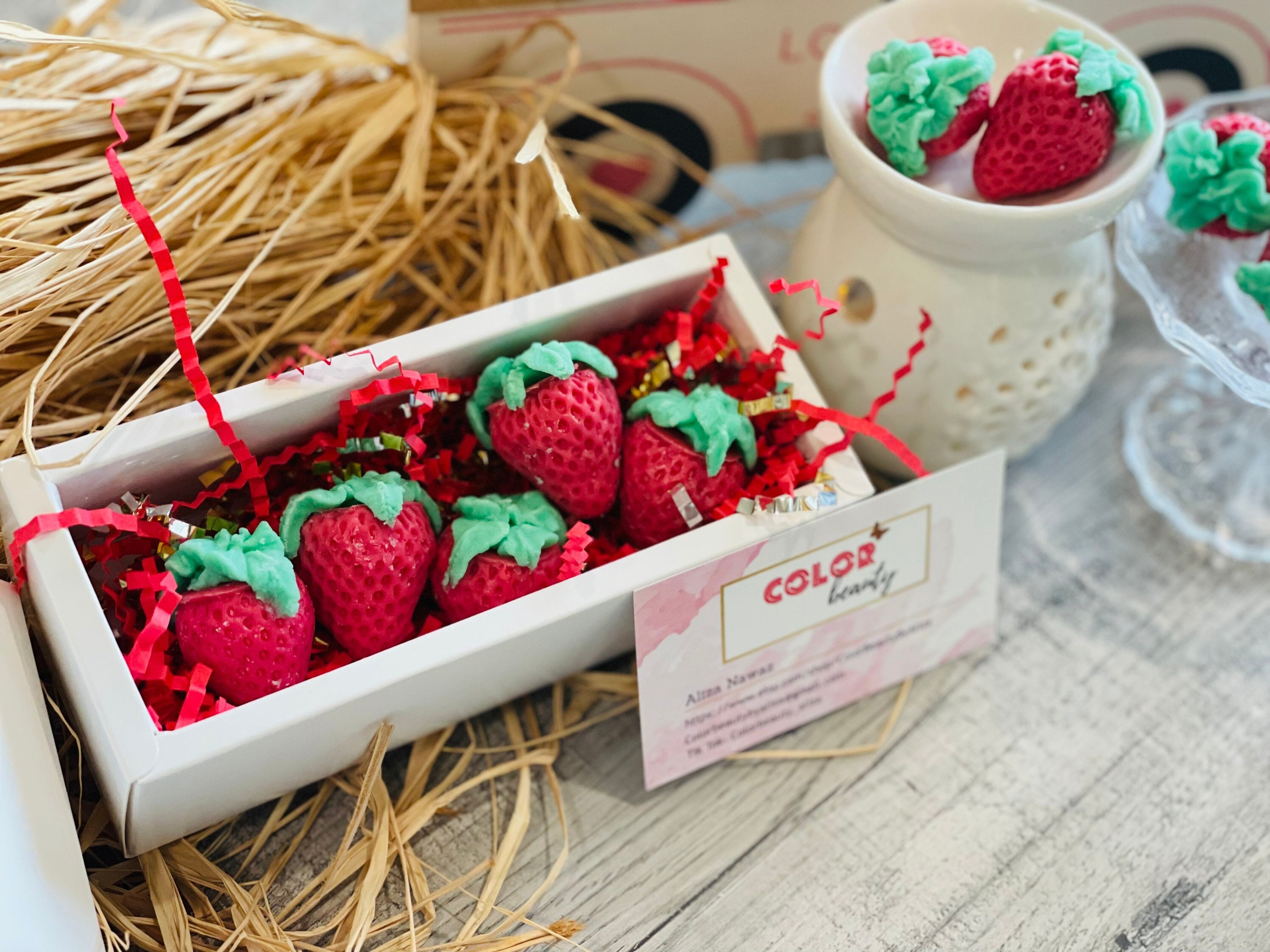 Strawberry Vanilla and Coconut Wax Melts - Strawberries & Cream