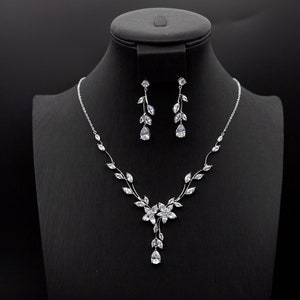 Elegante conjunto de joyas de boda con colgante de lágrima, collar y pendientes de circonitas - Plata