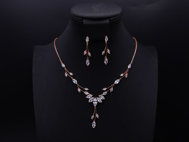 Beautiful Bridal Jewelry Set For Bride, Dainty Necklace and Earrings Set, Platinum Plated Leaf Shape Statement Necklace Rose gold