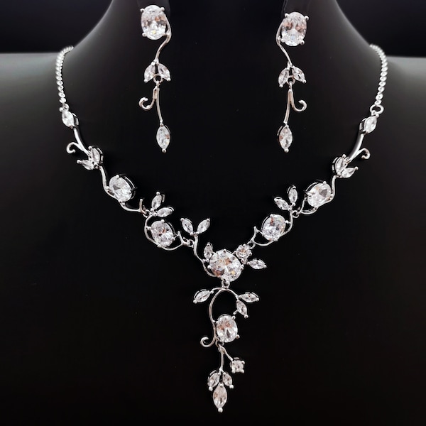 Flower Necklace, CZ Necklace Set Cubic Zirconia, Flower Pendant, Perfect Bridal Jewelry, Engagement Party or Prom