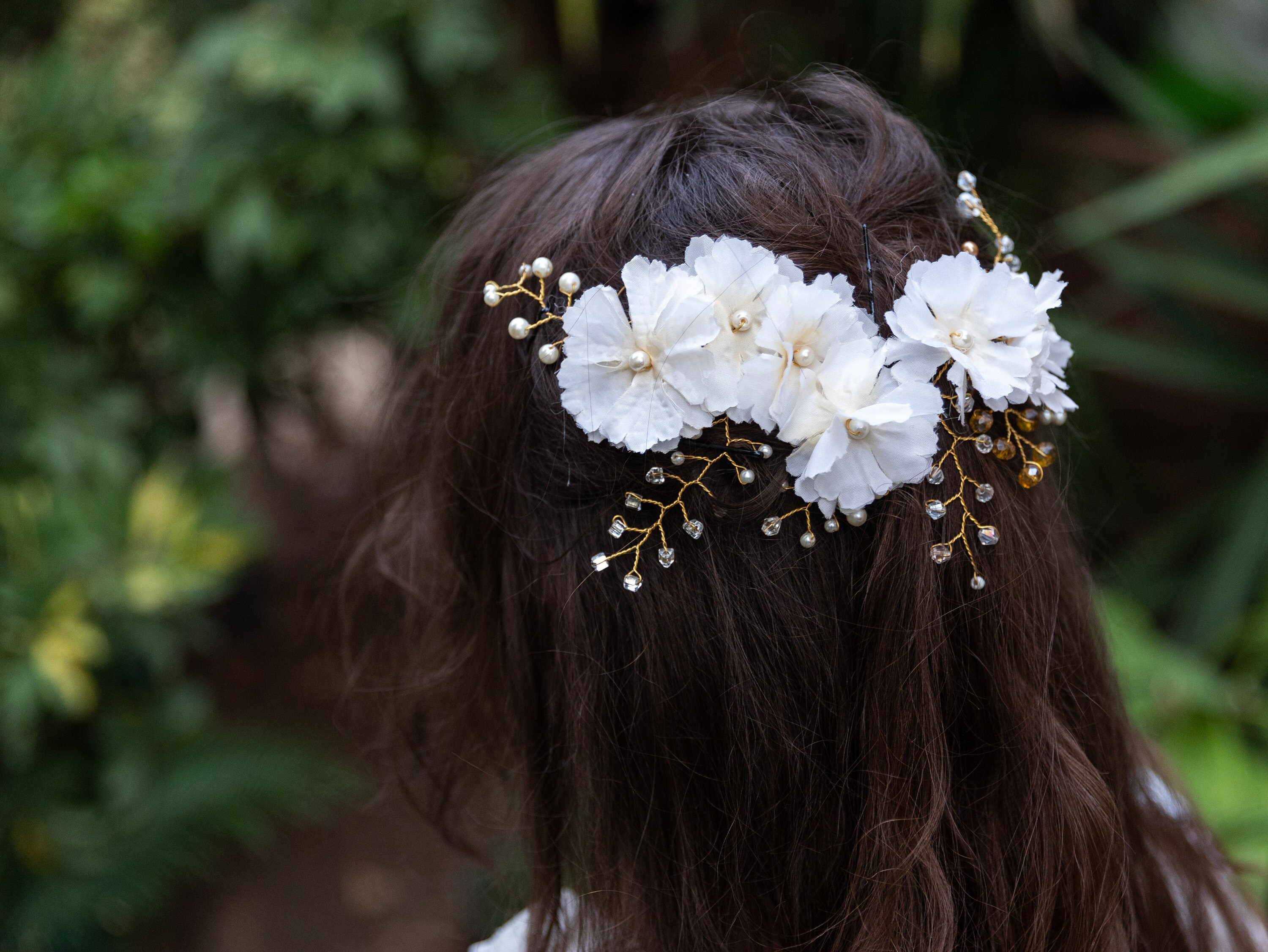 Elegant Floral Bridal Hair Vine - Gold & White Flowers Romantic bridal hair vine, floral - Leonesse floral bridal  main image 4
