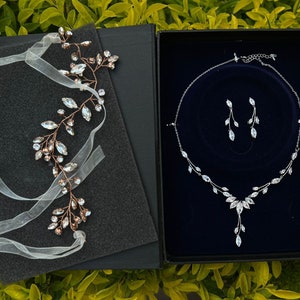 Schönes Brautschmuck Set für die Braut, Zierliche Halskette und Ohrringe, Platin überzogene Blattform Statement Halskette Bild 6