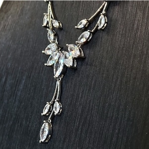 Beautiful Bridal Jewelry Set For Bride, Dainty Necklace and Earrings Set, Platinum Plated Leaf Shape Statement Necklace image 2