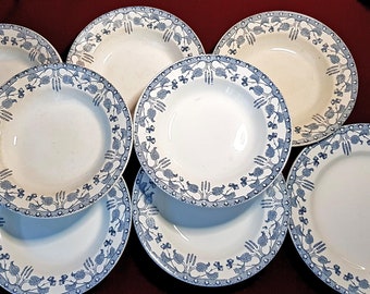 Ensemble de 7 assiettes creuses et 1 grande assiette plate - Sarreguemines en terre de fer modèle Noisettes