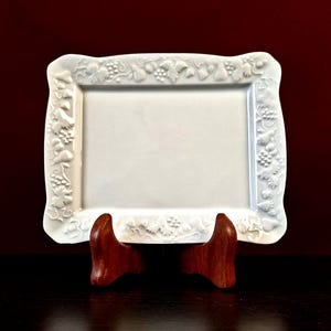 Plateau rectangulaire en porcelaine blanche California – Philippe Deshoulières France – plateau service élégant – plateau bijoux ou apéritif