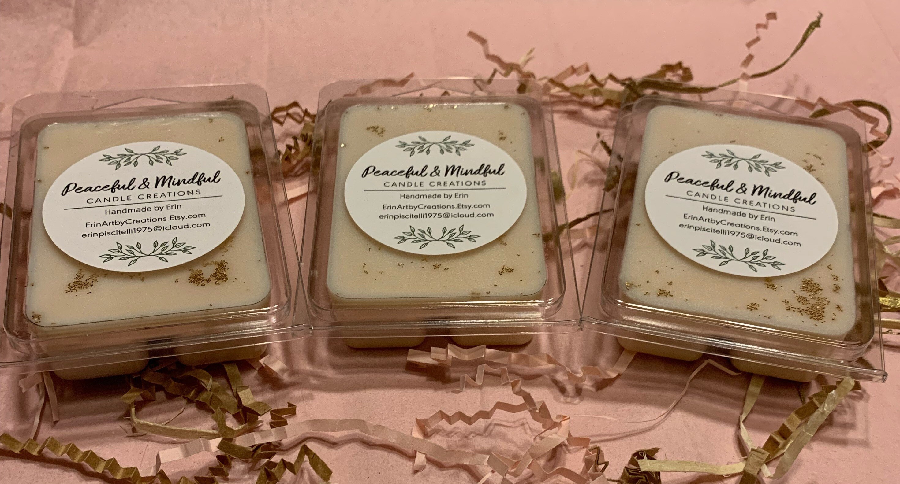 Soy wax melts in a 3oz clamshell mold. Bronze color wax with Etsy