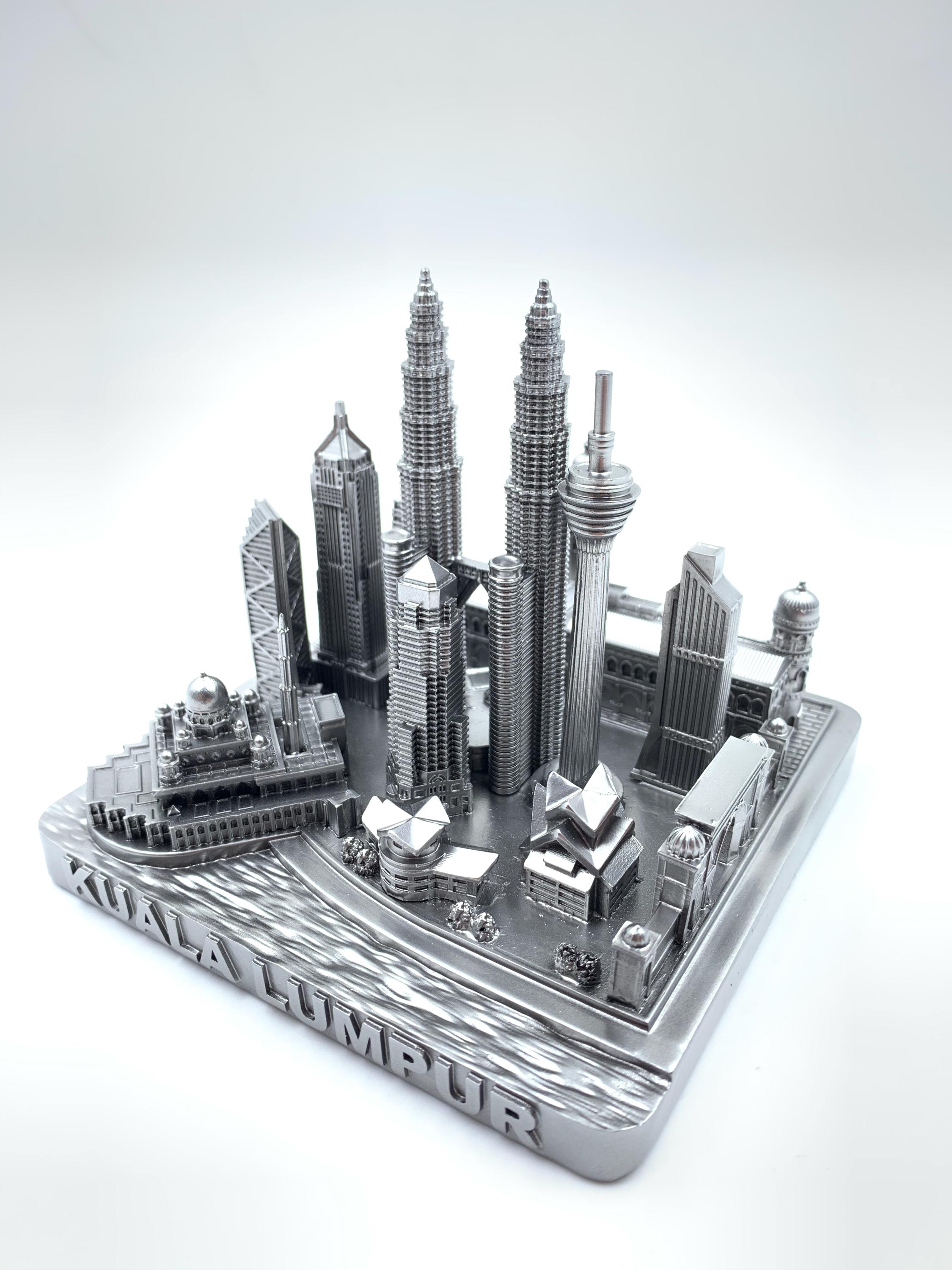高層ビル モチーフ オブジェ 置物 シルバー Kuala Lumpur City Landmark Miniature Model – Collectible Souvenir