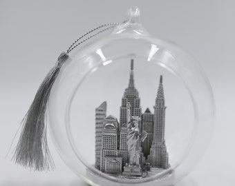 ZIZO New York City skyline with glass Christmas in New York ornament and table decoration Statue of Liberty Empire State Building 2 1/2&quot;