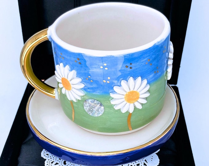 24K Gold Daisy Mug: Hand-Painted Ceramic Coffee Cup, 10 oz
