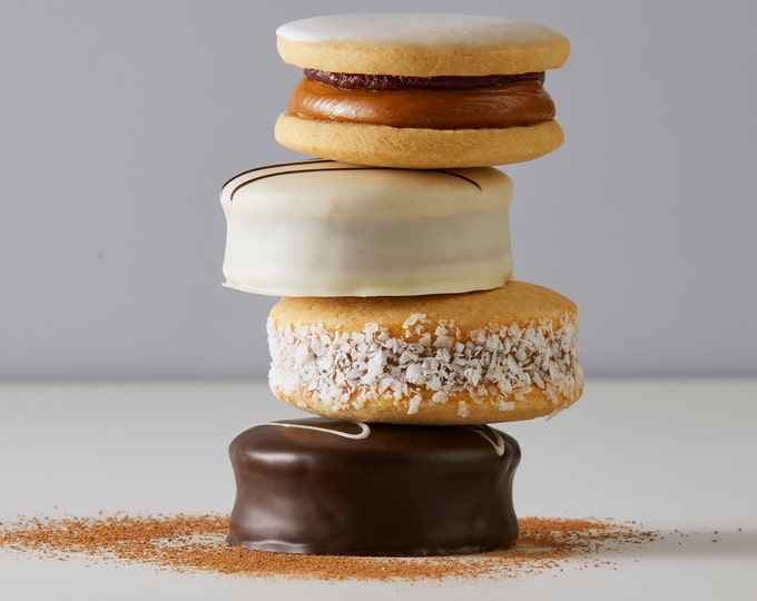 Alfajores Cookie Gift Box: Dulce de Leche, Assorted Flavors (12 Large)
