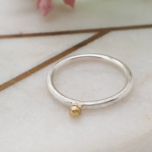 Delicate ring silver 925, 2 mm with gold ball 333