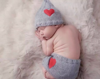 NewbornHeart Hat and Diaper Cover ~ Newborn Baby Knitted Outfit ~ Newborn Photo Prop or Costume ~ Crochet Newborn ~ Baby Gnome