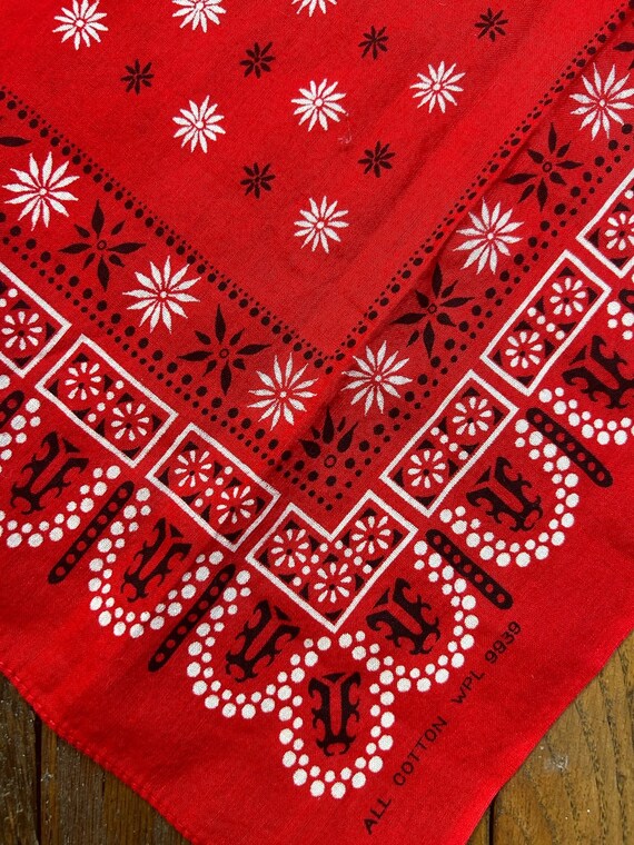 vintage 70s bandana Gem