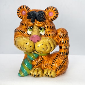 Vintage Ceramic Tiger, Seventies style, Mid Century Modern Tiger, Hand painted cat, Kitsch tiger, Vintage mod ceramics, Colorful retro cat