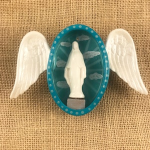 Holy Virgin Mary in Oval Shrine Box with Wings