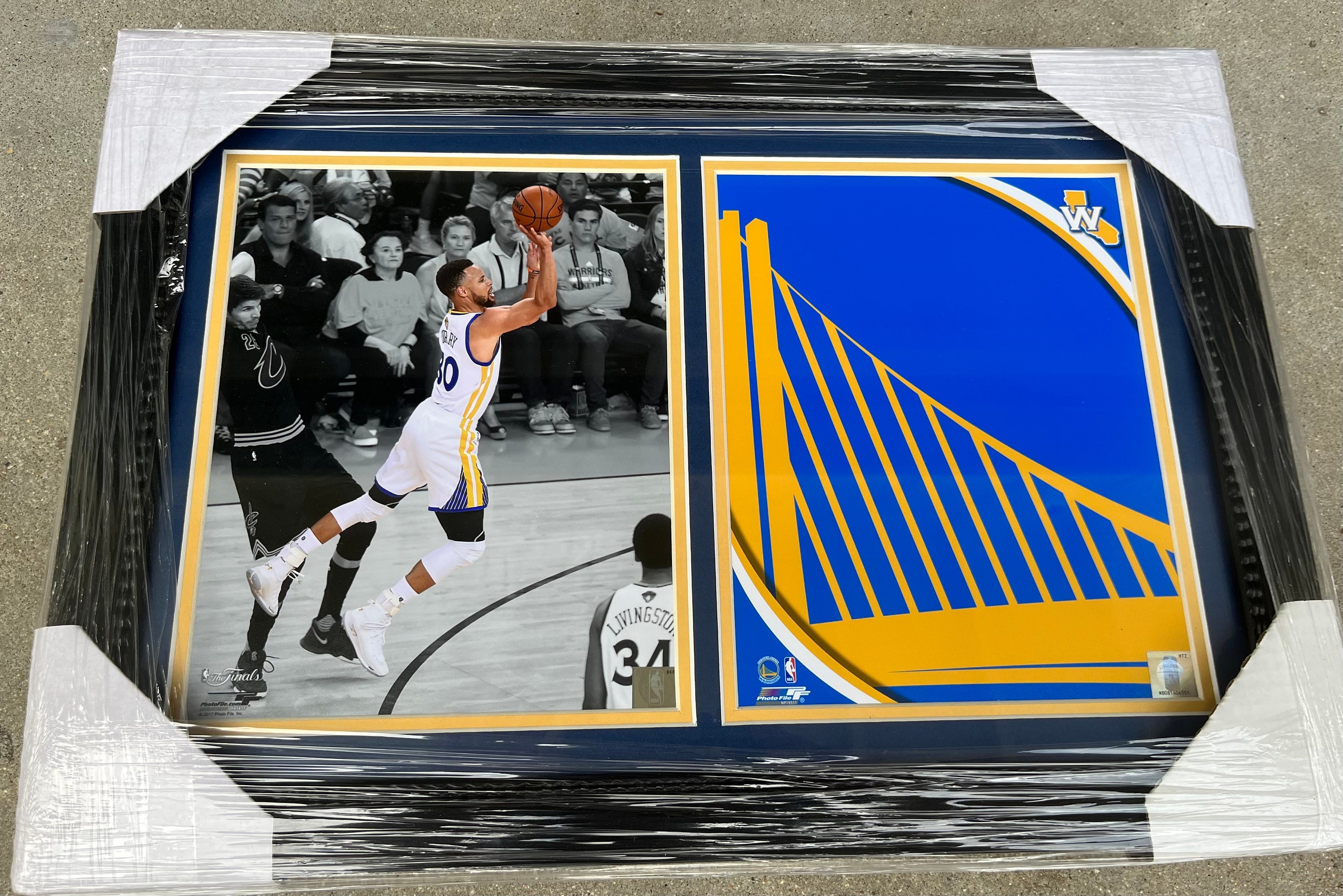 Steph Curry with 3-Point Record Jerseys Golden State Warriors 8 x 10  Framed Basketball Photo at 's Sports Collectibles Store