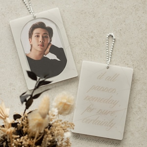 Everythingoes Acrylic Photo Card Holder