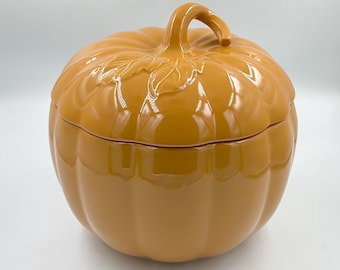 Vintage Pfaltzgraff Plymouth Pumpkin Tureen with Lid • 9.5" Orange Stoneware Covered Dish Centerpiece
