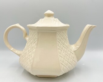 Vintage Sadler England Lattice Hexagonal Teapot • Cream Basketweave Serving Collectible
