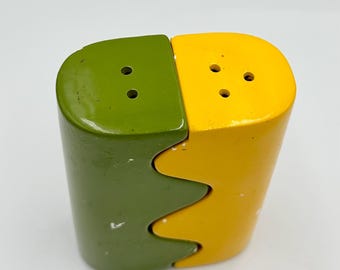 Vintage 1970s ZigZag Interlocking Salt & Pepper Shakers • Retro Scandinavian Kitchen Art