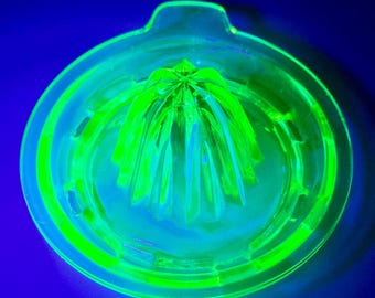 Exprimidor de limón y cítricos de vidrio de uranio vintage • Exprimidor de vidrio de vaselina