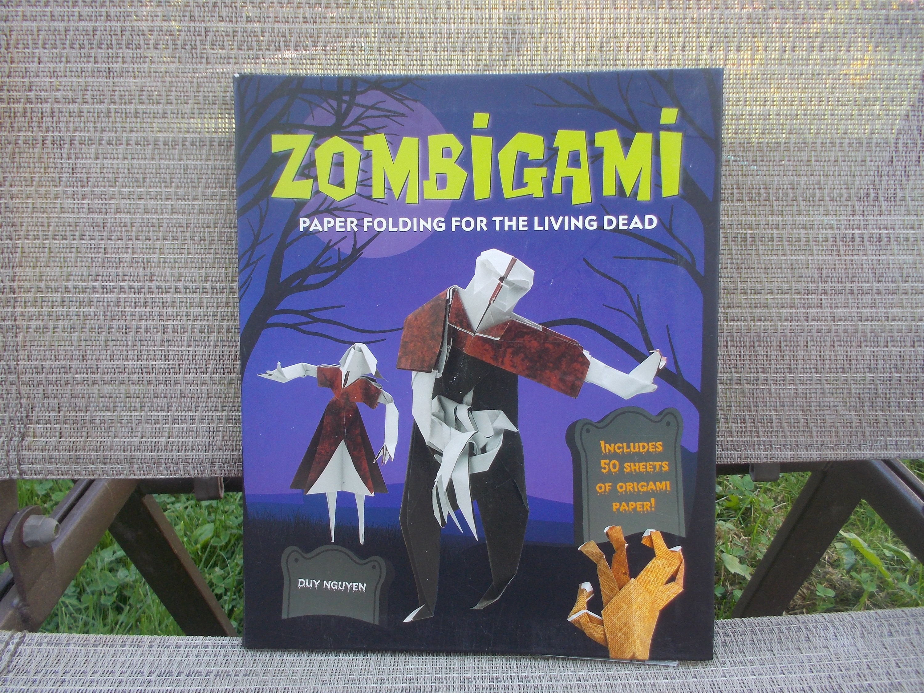  Zombigami: Paper Folding for the Living Dead Zombigami