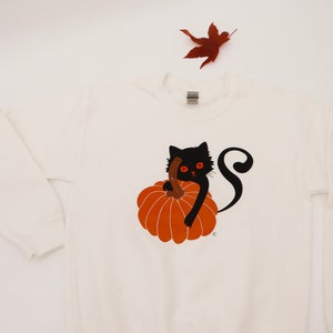 Cute Black Cat Halloween sweatshirt with Pumpkin , Halloween Crewneck, Cat Sweatshirts , Cat lover, halloween Cat, Cat crewneck