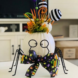 Halloween Centerpiece , White Pumpkin Centerpiece, Halloween Spider Table Decor, Halloween Spider Table Centerpiece, Halloween Table Decor
