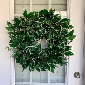 Ficus Leaf Greenery Wreath: Year Round Grapevine Door Decor (20&quot; x 20&quot;)
