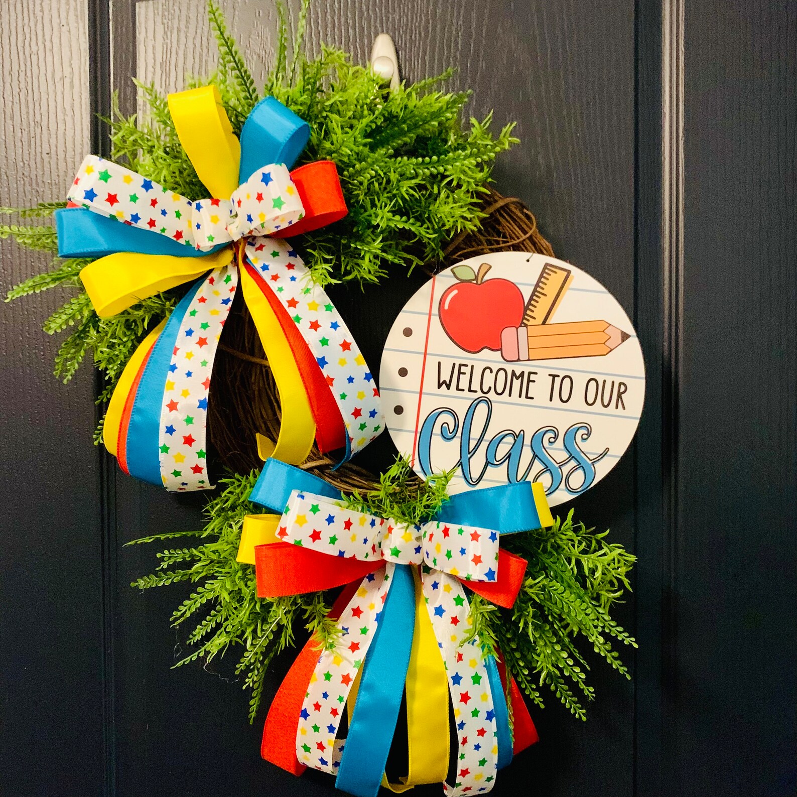 Back to School Door Wreath, Classroom Wreath for Teachers, Welcome Back ...