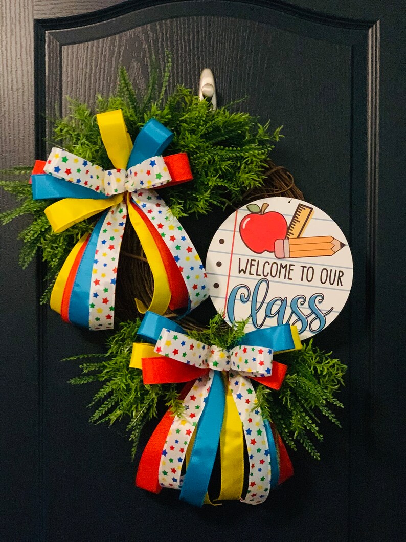 Back to School Door Wreath, Classroom Wreath for Teachers, Welcome Back ...
