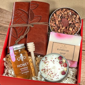 Cozy Gift Box, Hygge Gifts, Gift Set for Women, Gift Basket for Mom, Cozy Care Package, Mothers day gift from daughter, self care kit