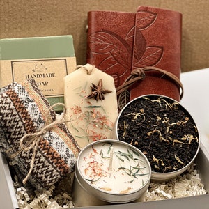Hygge Gift Box for Her, Gift Box for Her, Self Care Gift Set, Gift Box for Friend, Cozy Gift Box, Cozy Care Package, Valentines Gift Basket