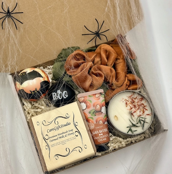 Spooky Halloween Gift Basket, Fall Care Package, Happy Halloween Boo Gift Box for Best Friend, Boo Box, Halloween Basket, Boo Gift Ideas