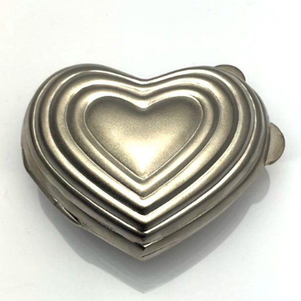 Silver Heart Shape Pillbox