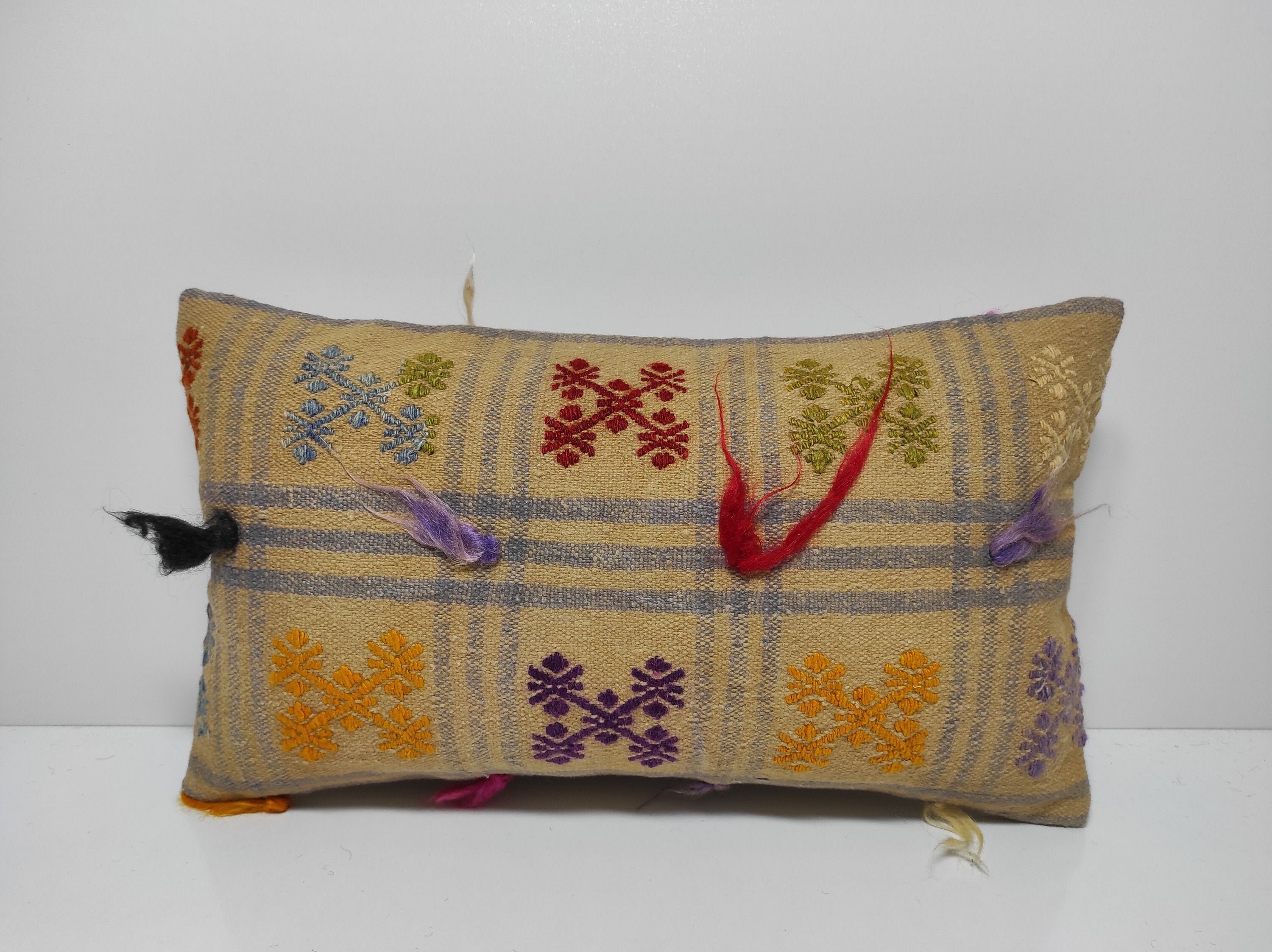 Housse d’oreiller lombaire orange 12x20, Kilim Lumbar, Oreiller Boho coloré, Oreiller Boho Fringe, Housse d’oreiller lombaire Boho, États-Unis, Canada, OE167