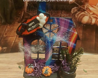 Dollhouse Halloween, Miniature Haunted House with Ghost, 1:12 scale