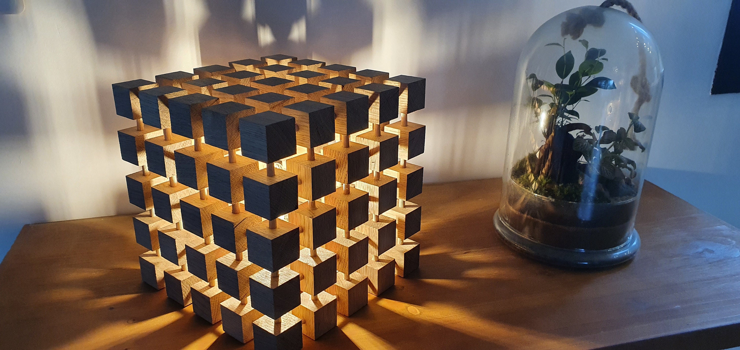 Lampe Cube Artisanale en Chêne Massif Modèle Xl