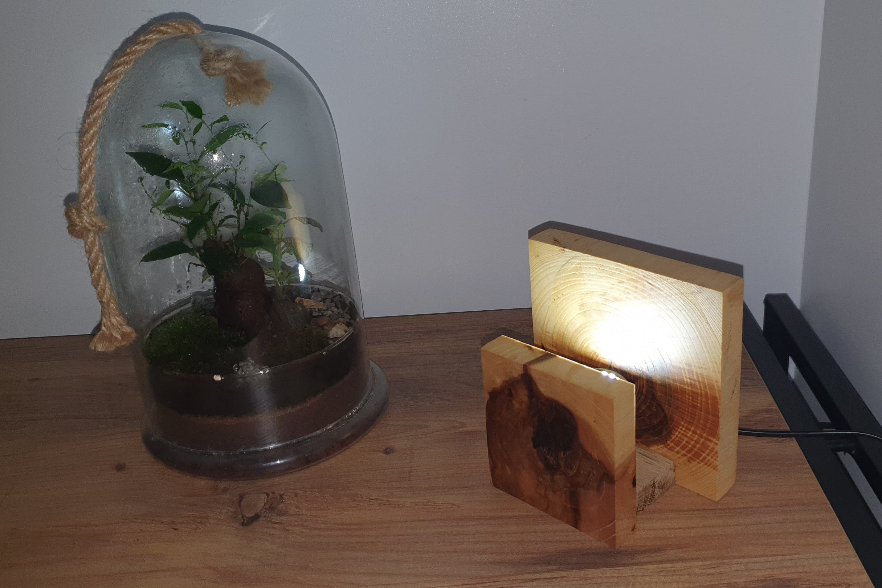 Lampe à Poser en Bois Massif Modèle Double Cœur