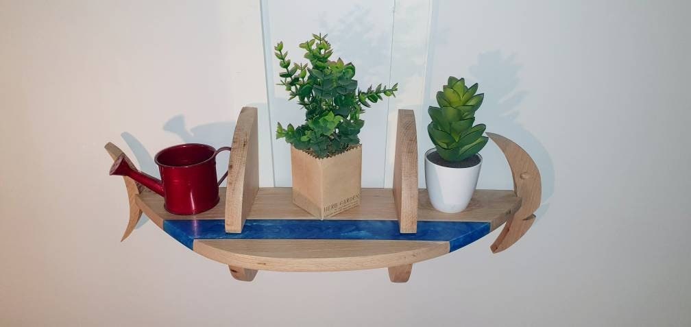 Étagère Poisson en Chêne Massif et Résine Epoxy Bleu Métallisée