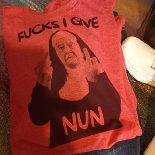 Fucks I Give Nun Funny Middle Finger Graphic T-Shirt Shirt Fuck you