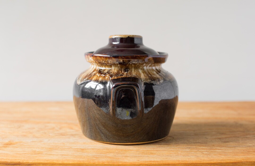 RRP Co Roseville Ohio Pottery Brown Drip Glaze Bean Pot With Lid