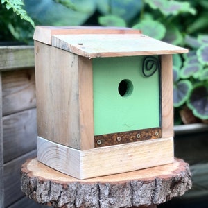 Handmade Bird Box | Bird House | Natural Reclaimed Wood | Gift for gardeners | Nature Gift | Bird Gift | Garden lovers | Green